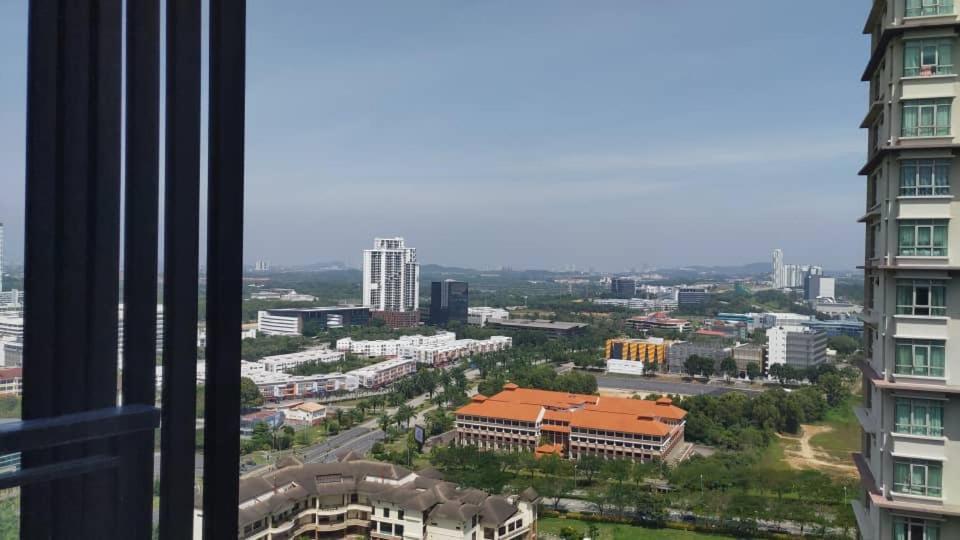 Cozy Studio Unit,Cyberjaya,Wifi, Netflix,Free Parking Eksteriør bilde