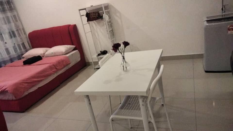 Cozy Studio Unit,Cyberjaya,Wifi, Netflix,Free Parking Eksteriør bilde